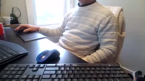 Snapshot of hoverday chatting on 03/17/26, 12:30 hoverday online show from 03/17/26, 12:30