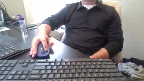 Snapshot of hoverday chatting on 04/17/26, 05:05 hoverday online show from 04/17/26, 05:05
