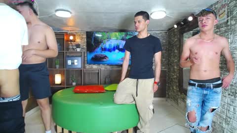 HOWENTS online show from 12/31/24, 01:04