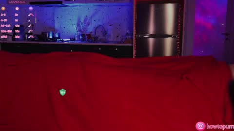 Snapshot of howtomeow chatting on 02/06/26, 05:27 Mia online show from 02/06/26, 05:27