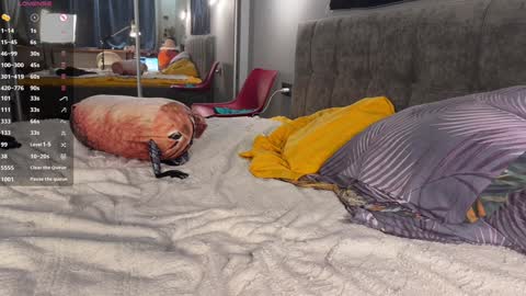 Elizabeth online show from 01/28/25, 05:14