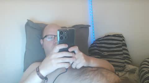 Snapshot of hoyboydkk chatting on 10/27/25, 03:21 Christian online show from 10/27/25, 03:21