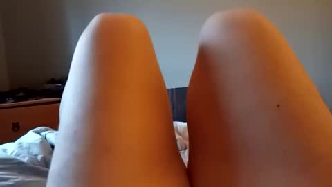 hrnybbwgurrll1993 online show from 12/19/25, 03:41