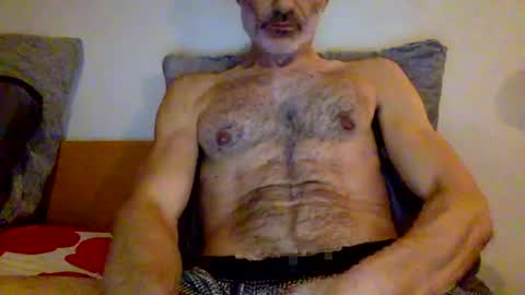 hry4youchat online show from 12/15/24, 01:24