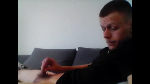 hubikush22 online show from 02/15/26, 09:41