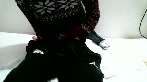 Snapshot of hug_me chatting on 01/27/25, 06:31 Keanu online show from 01/27/25, 06:31