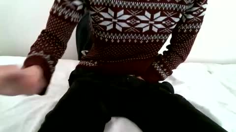 Snapshot of hug_me chatting on 02/06/25, 02:58 Keanu online show from 02/06/25, 02:58