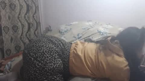 hugeassdevil online show from 11/11/25, 08:36