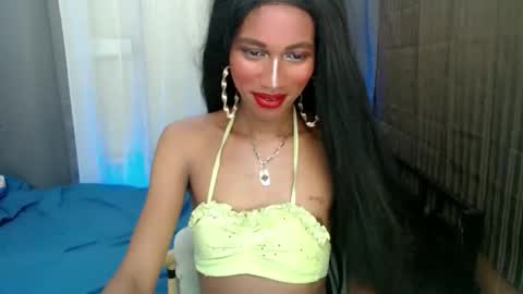 hugecock_caramel online show from 04/12/26, 06:29