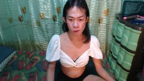 Snapshot of hugecockanna chatting on 11/20/25, 01:22 hugecockanna online show from 11/20/25, 01:22