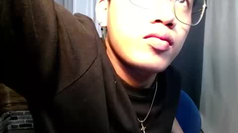 hugecockjames09 online show from 10/12/25, 10:47