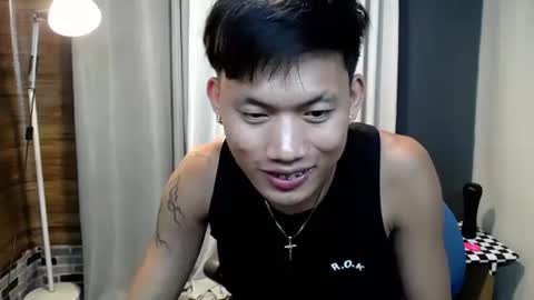 hugecockjames09 online show from 10/19/25, 10:38