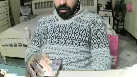 Snapshot of hugeveiny chatting on 03/11/25, 05:57 hugeveiny online show from 03/11/25, 05:57