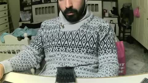 Snapshot of hugeveiny chatting on 03/12/25, 05:38 hugeveiny online show from 03/12/25, 05:38