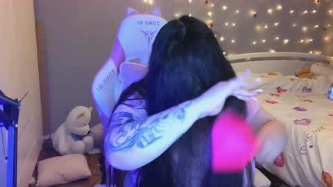 Snapshot of huggy_og chatting on 12/08/24, 10:03 Maddison online show from 12/08/24, 10:03