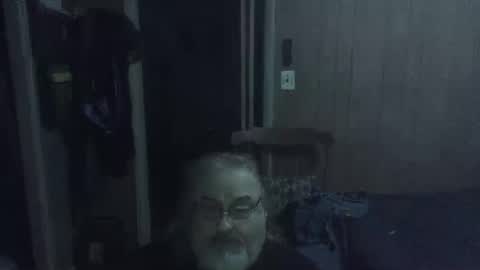 lonely huggy bear online show from 11/09/25, 12:36