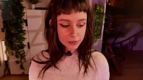 Mika online show from 04/12/26, 04:45