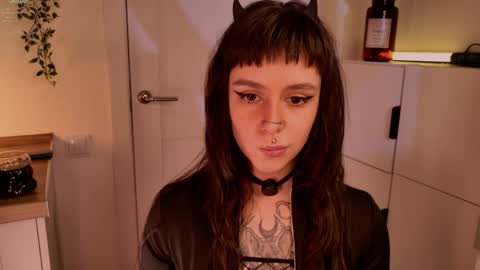 Mika online show from 04/19/26, 07:16