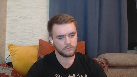 Snapshot of hugo__brad chatting on 12/08/24, 08:15 Hugo online show from 12/08/24, 08:15