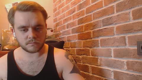 Snapshot of hugo__brad chatting on 01/19/25, 01:44 Hugo online show from 01/19/25, 01:44