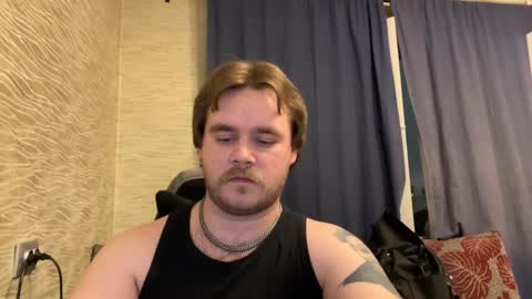 Snapshot of hugo__brad chatting on 03/02/26, 04:25 Hugo online show from 03/02/26, 04:25