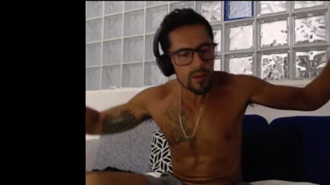 Colombian Milkman online show from 02/13/25, 02:56