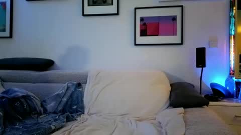 Hugo online show from 11/23/25, 03:34