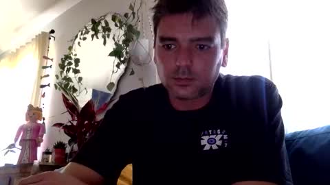 hugo online show from 03/02/26, 04:25