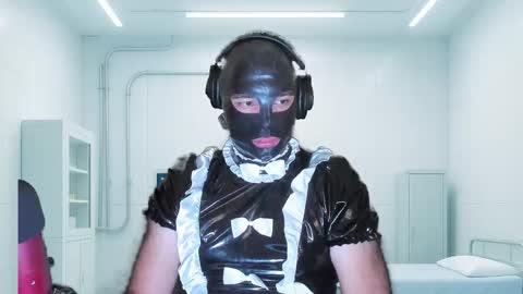 Snapshot of humandr0id chatting on 11/21/25, 07:34 Humandroid online show from 11/21/25, 07:34