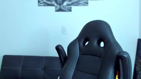 Snapshot of humber_eli chatting on 01/15/25, 03:33 Eli online show from 01/15/25, 03:33