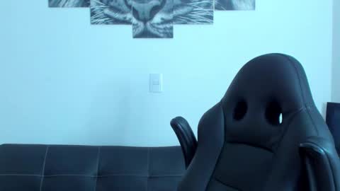 Snapshot of humber_eli chatting on 02/26/25, 02:59 Eli online show from 02/26/25, 02:59