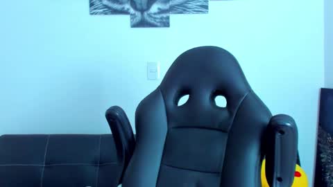 Snapshot of humber_eli chatting on 03/04/25, 02:38 Eli online show from 03/04/25, 02:38