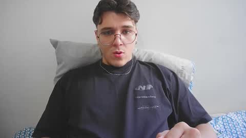 Snapshot of hun_damer chatting on 10/05/25, 07:45 hun_damer online show from 10/05/25, 07:45