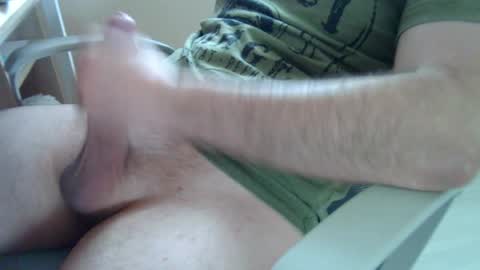 Snapshot of hundick95 chatting on 04/14/26, 11:38 hundick95 online show from 04/14/26, 11:38