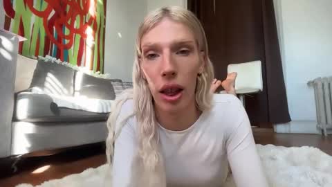 Alice help me reach 100 likes  online show from 04/18/26, 07:07