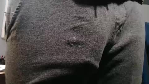 Snapshot of hung_hot_fit10 chatting on 09/22/25, 01:24 Big uncut cock dripping online show from 09/22/25, 01:24