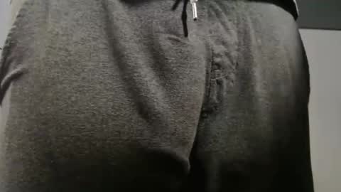 Big uncut cock dripping online show from 11/18/25, 11:26