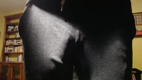 Big uncut cock dripping online show from 12/03/25, 05:48