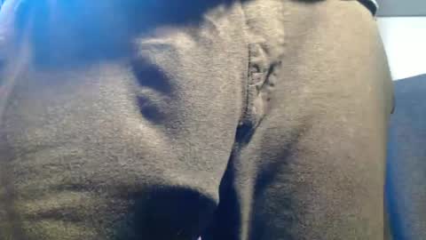 Big uncut cock dripping online show from 04/20/26, 09:05