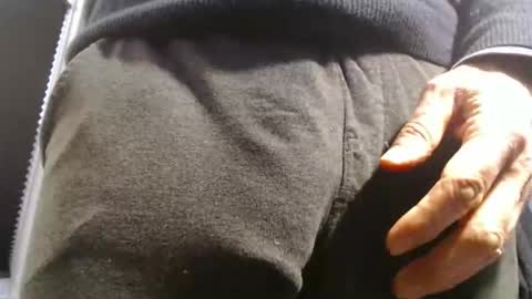 Snapshot of hung_hot_fit10 chatting on 04/22/26, 03:24 Big uncut cock dripping online show from 04/22/26, 03:24