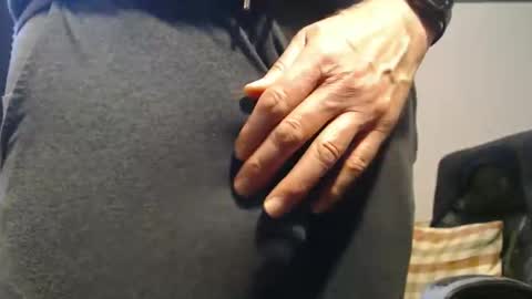 Snapshot of hung_hot_fit10 chatting on 05/09/26, 08:47 Big uncut cock dripping online show from 05/09/26, 08:47