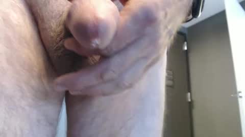 Snapshot of hung_hot_fit10 chatting on 05/25/26, 07:31 Big uncut cock dripping online show from 05/25/26, 07:31