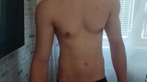hungandstrong00 online show from 06/08/26, 10:15