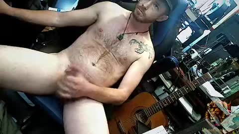 Snapshot of hungginger4u chatting on 05/16/26, 08:18 HungGinger4U online show from 05/16/26, 08:18