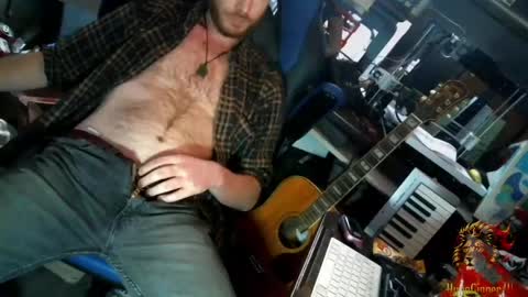 Snapshot of hungginger4u chatting on 05/29/26, 03:21 HungGinger4U online show from 05/29/26, 03:21