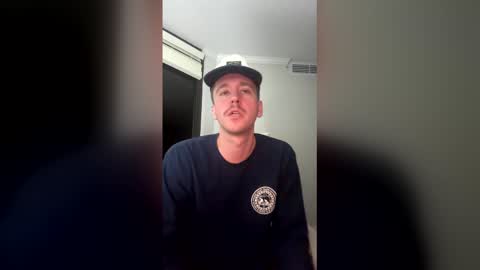 Snapshot of hungjohn222 chatting on 03/22/26, 12:36 hungjohn222 online show from 03/22/26, 12:36