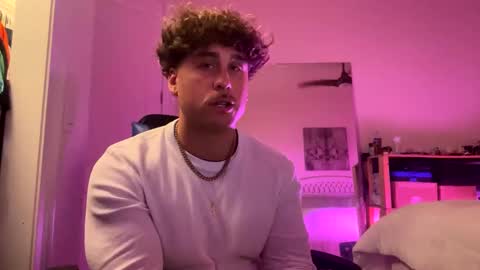 Snapshot of hungkingg22 chatting on 03/07/25, 03:19 hungkingg22 online show from 03/07/25, 03:19