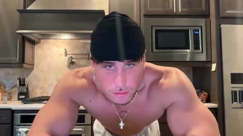 Snapshot of hungkingg22 chatting on 10/23/25, 05:55 hungkingg22 online show from 10/23/25, 05:55