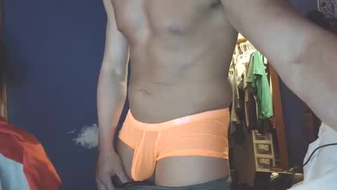 hunglikeray2286 online show from 05/24/26, 07:57