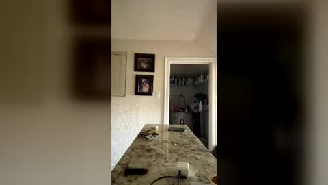 Snapshot of hunglordy chatting on 06/20/26, 02:09 Long and Ready online show from 06/20/26, 02:09